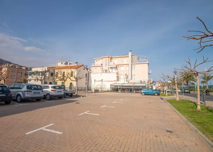 Babyaccommodation Family Panoramic Iii * Pietra Ligure